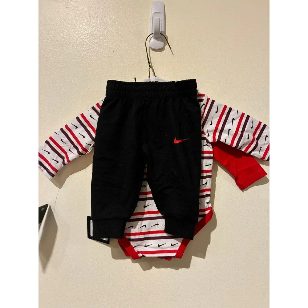 Nike Infant 3 Piece Holiday Christmas Set Red Black Bodysuits Pants 3M NEW‎ - Picture 4 of 8